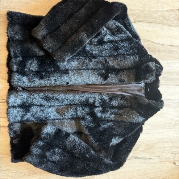 Elegant Black Faux Fur Jacket fits like a large - Picture 1 of 5